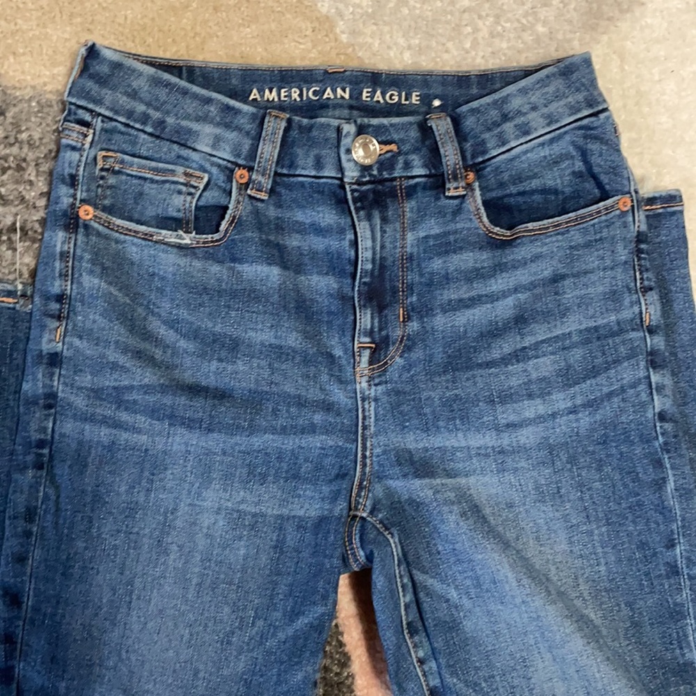 American Eagle “Curvy Skinny Kick”